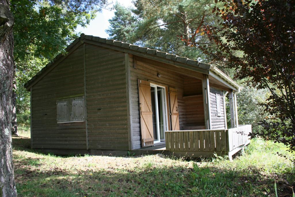 La Ptite Ferme De Caro Hotell Meyrignac-lʼÉglise Exteriör bild
