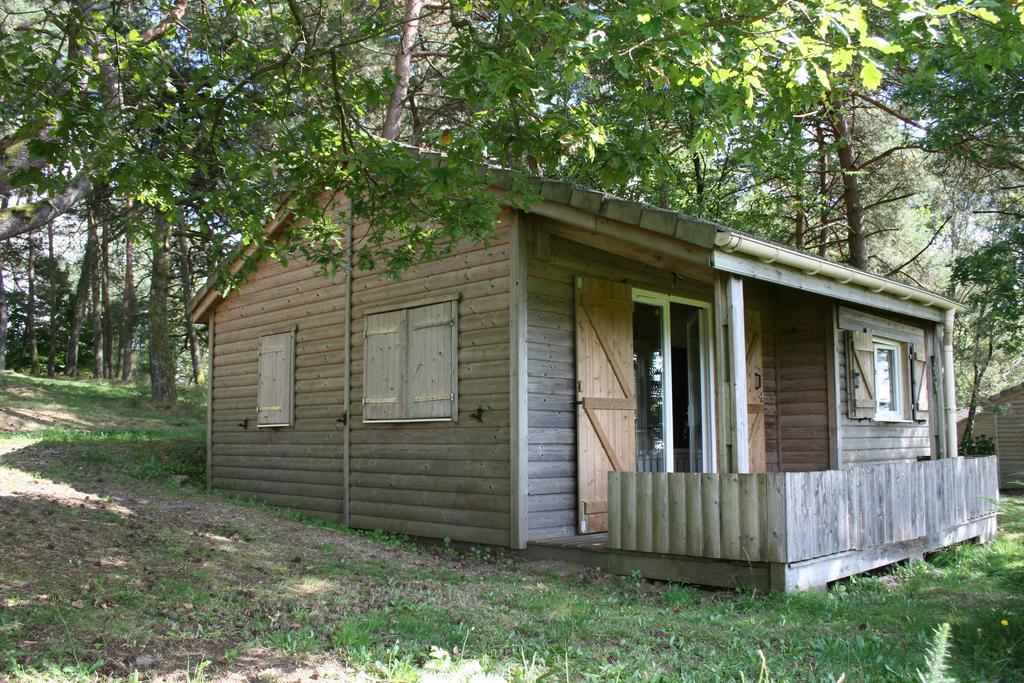 La Ptite Ferme De Caro Hotell Meyrignac-lʼÉglise Exteriör bild