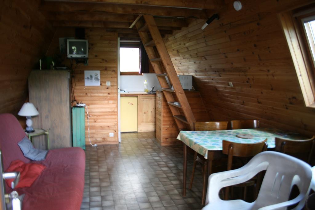 La Ptite Ferme De Caro Hotell Meyrignac-lʼÉglise Exteriör bild