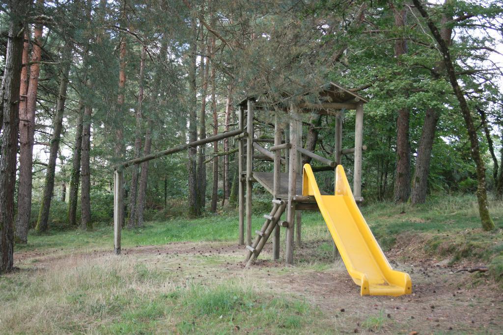 La Ptite Ferme De Caro Hotell Meyrignac-lʼÉglise Exteriör bild
