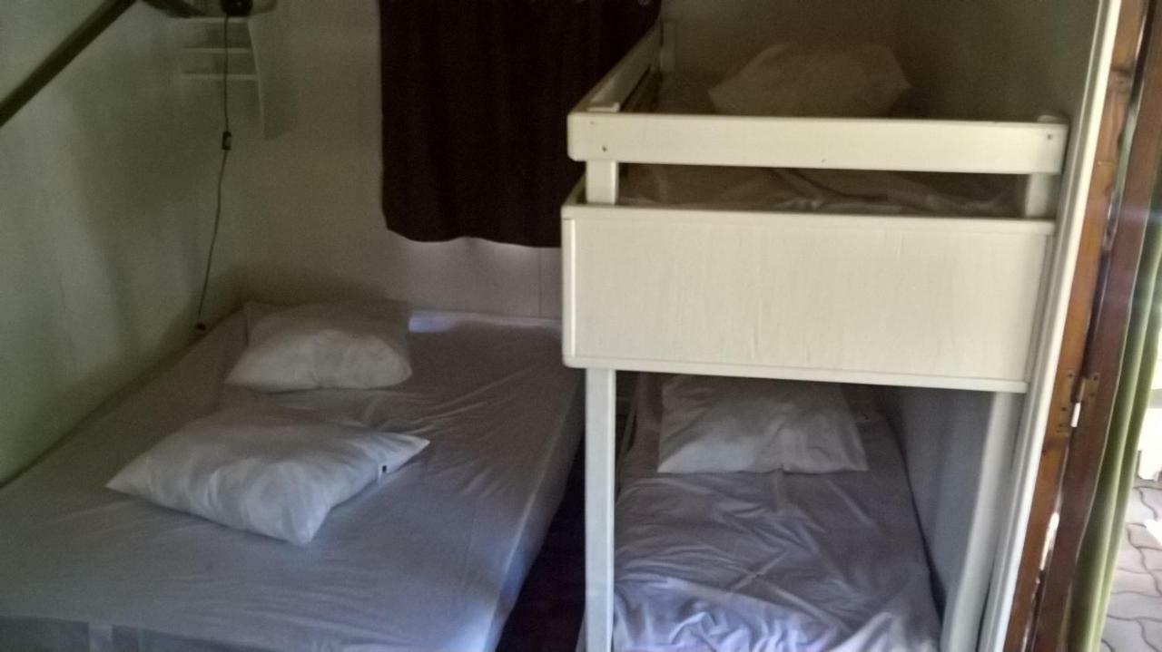 La Ptite Ferme De Caro Hotell Meyrignac-lʼÉglise Exteriör bild